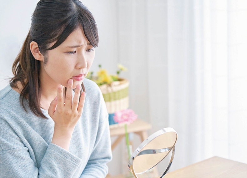 口周りが乾燥しやすい理由は？NG習慣や今すぐ始められる乾燥対策