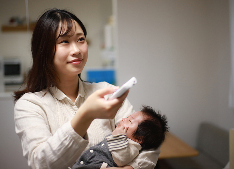赤ちゃんに最適なエアコンの温度とは？暑い・寒いときのサインも