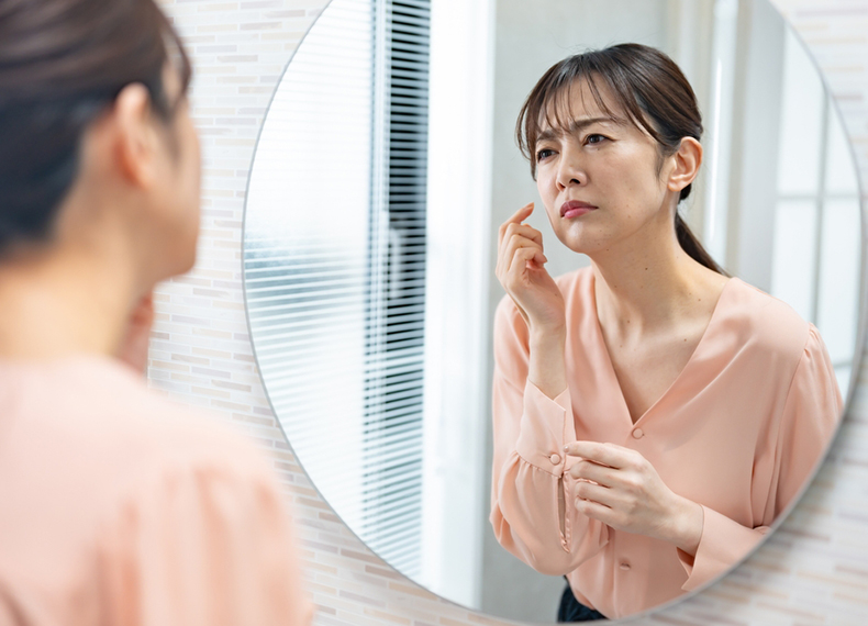 肌のゴワつきが起こるのはなぜ？4つの主な原因と対策を解説